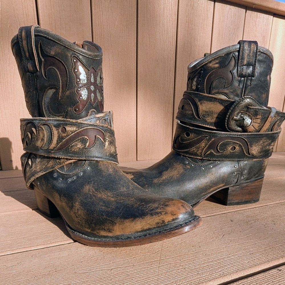 FREEBIRD Tash Distressed Black & Brown Leather Western Booties